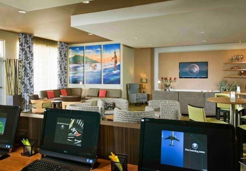 Courtyard By Marriott Maui Kahului Airport Hotell Exteriör bild