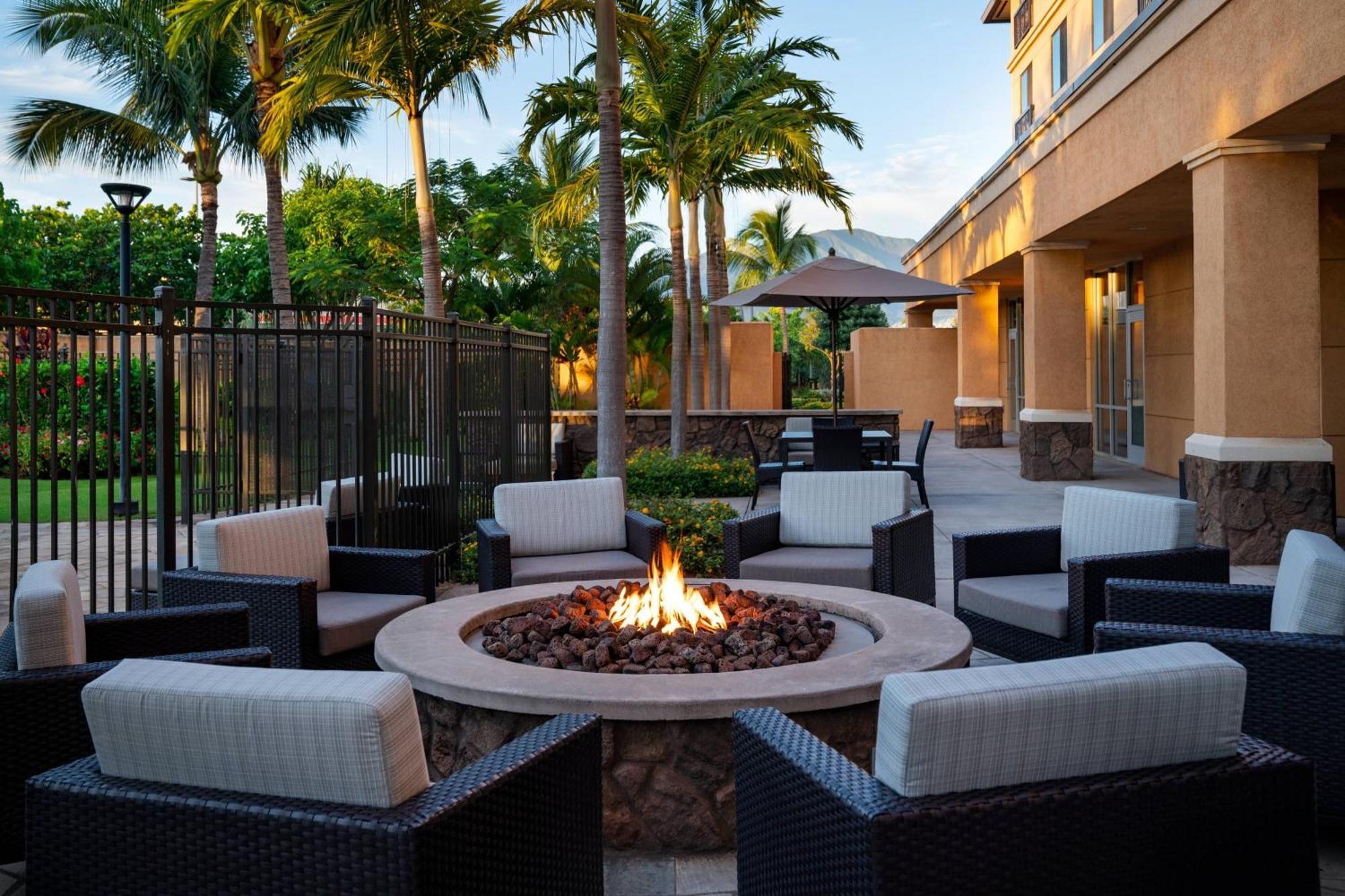 Courtyard By Marriott Maui Kahului Airport Hotell Exteriör bild
