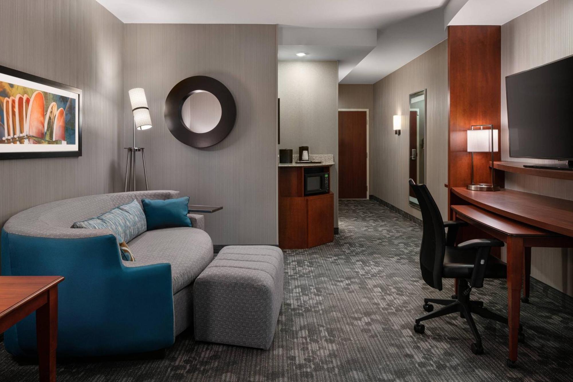 Courtyard By Marriott Maui Kahului Airport Hotell Exteriör bild